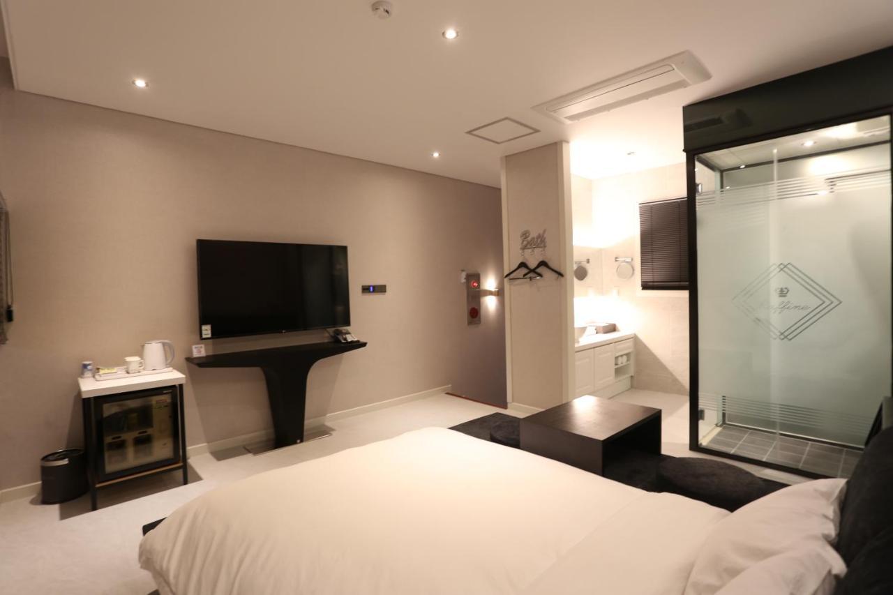 Hotel Rafine Gangneung Extérieur photo